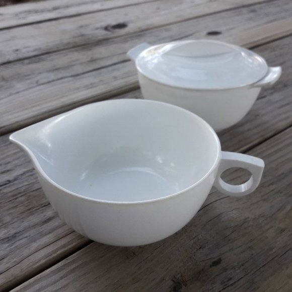 Vintage Creamer and Sugar Bowl RV Camping Dishes Melmac Melamine MCM Classic - Picture 6 of 8